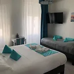 Hotel Le Crist'al, Et Restaurant, Partiellement Climatisé, En Front De Et Centre