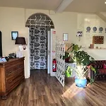 Le Crist'al, Et Restaurant, Partiellement Climatisé, En Front De Et Centre 3*