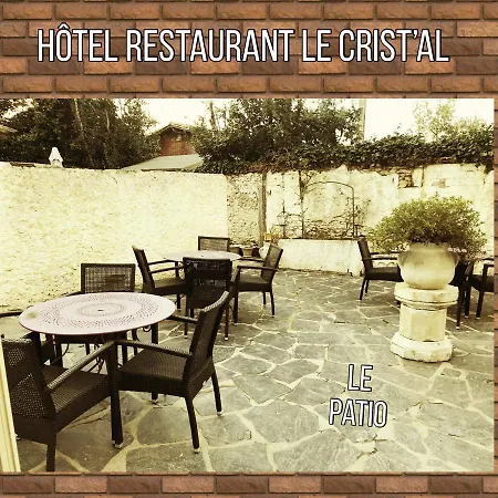 Le Crist'al, Et Restaurant, Partiellement Climatisé, En Front De Et Centre