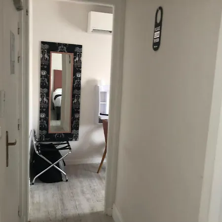 Le Crist'al, Et Restaurant, Partiellement Climatisé, En Front De Et Centre Hotel 3*