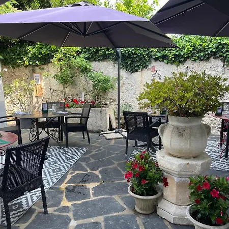 Le Crist'al, Et Restaurant, Partiellement Climatisé, En Front De Et Centre 3* Saint-Georges-de-Didonne