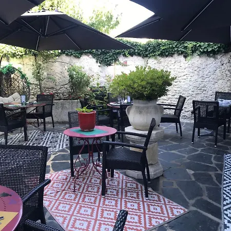 Hotel Le Crist Al, Front De Mer, Chambres Climatisees Et Son Studio Non Climatise, Proche Du Centre Ville