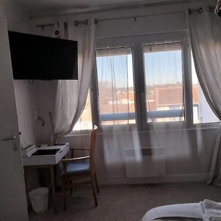 Hotel Le Crist'al, Familial, Climatise, En Front De 3*