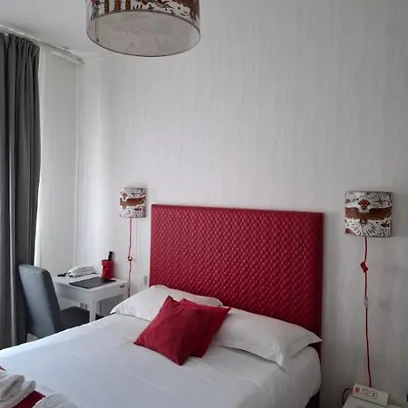 Le Crist'al, Familial, Climatise, En Front De 3* Saint-Georges-de-Didonne