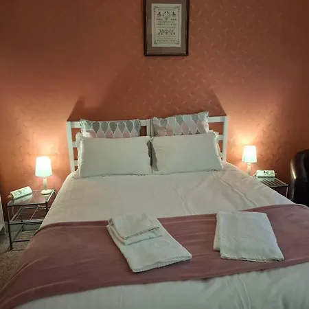 Le Crist'al, Familial, Climatise, En Front De Hotel