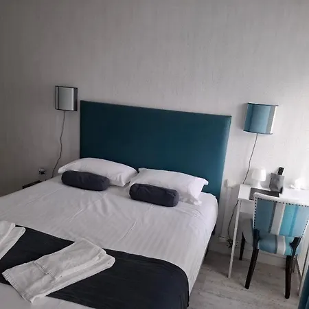 Hotel Le Crist'al, Familial, Climatise, En Front De 3*