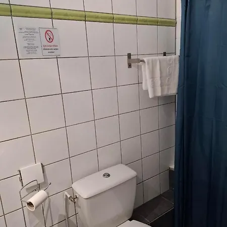 Le Crist'al, De Charme, Partiellement Climatise, En Front De Otel 3*