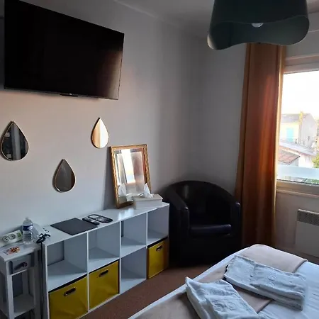 Hotel Le Crist Al, Front De Mer, Chambres Climatisees Et Son Studio Non Climatise, Proche Du Centre Ville 3* サン・ジョルジュ・ド・ディドンヌ
