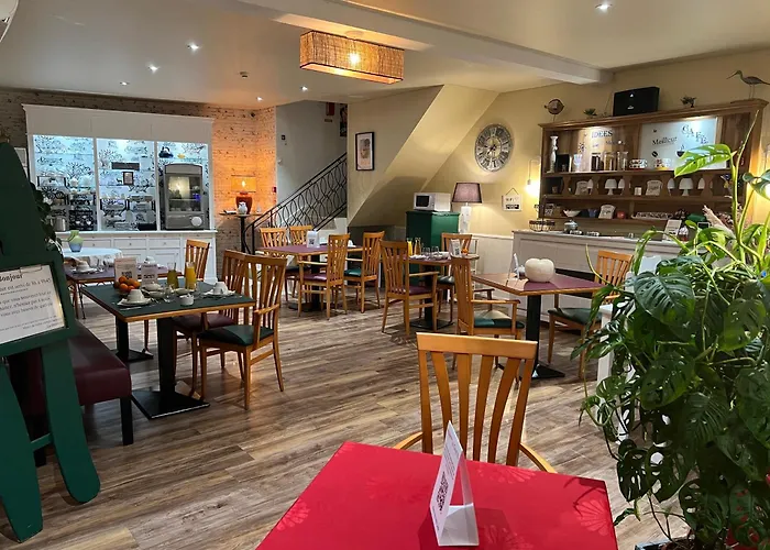 Le Crist'al, Climatise, Front De Mer, Proche Du Centre Ville, Et Solution De Restauration Hotel 3*