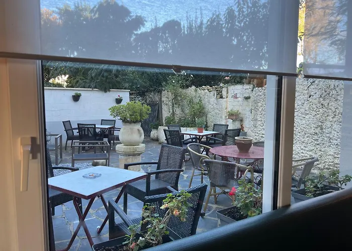 Le Crist'al, Climatise, Front De Mer, Proche Du Centre Ville, Et Solution De Restauration