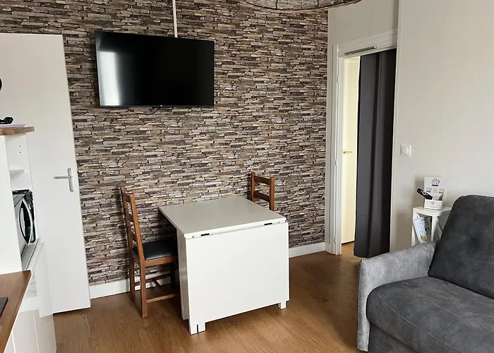 Hotel Le Crist'al, Climatise, Front De Mer, Proche Du Centre Ville, Et Solution De Restauration 3*